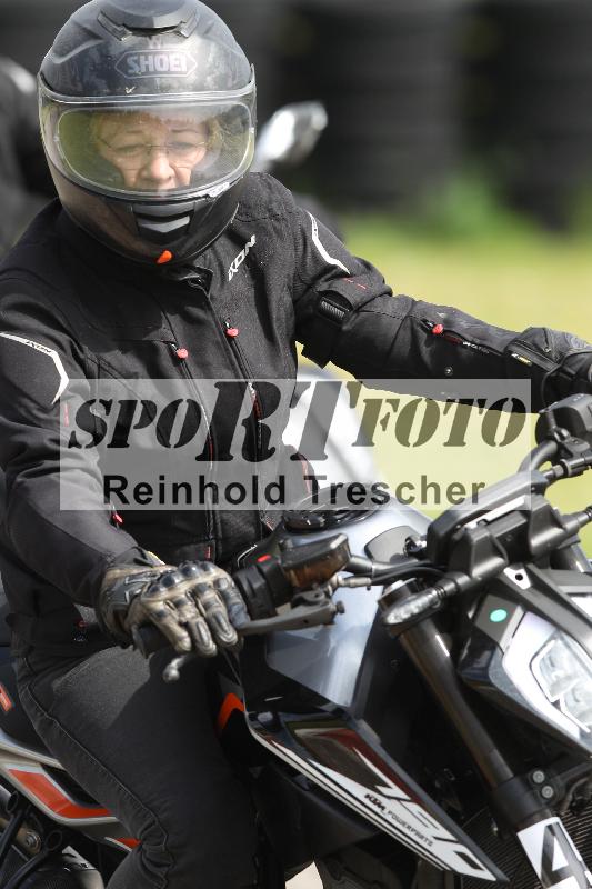 Archiv-2025/10 23.04.2025 Cornu Master School ADR/gruen-vert/40